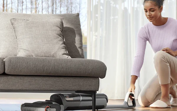 Discover the Dreame H14 Wet Dry Vacuum with 180° lie-flat reach, powerful suction, liquid separation motor, dual-edge cleaning, and 60°C hot water wash.